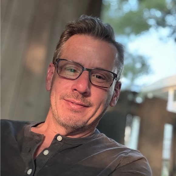 Meet your Posher, Dean - Picture 2 of 2